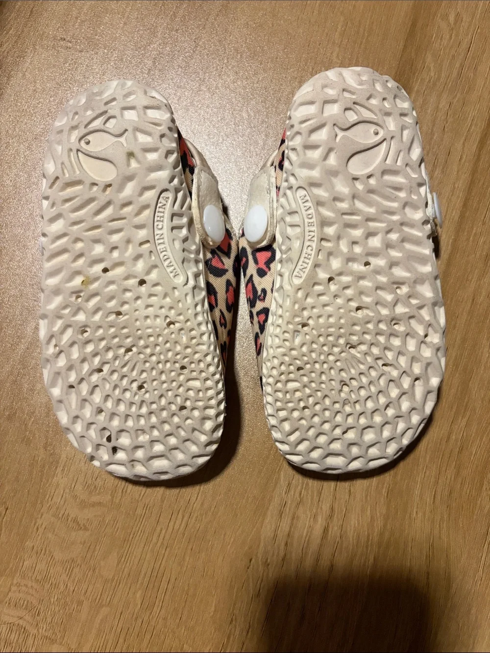 Kids Leopard Heart Slip-On Water Shoes in Beige and Pink